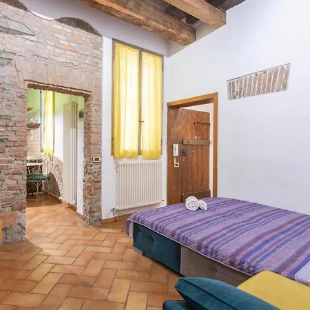 De'gombruti, * Bologna